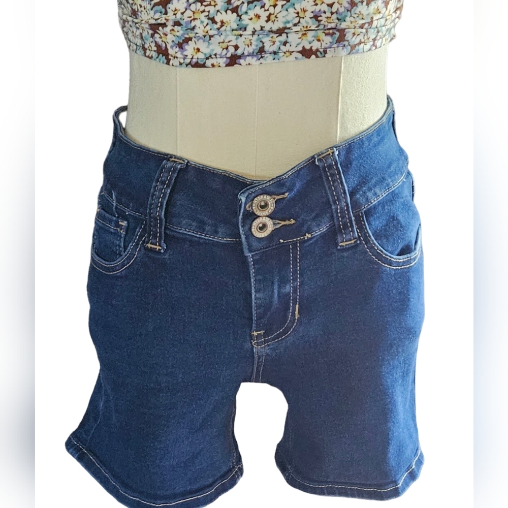 Hydraulic "Lola" Curvy Shorts
